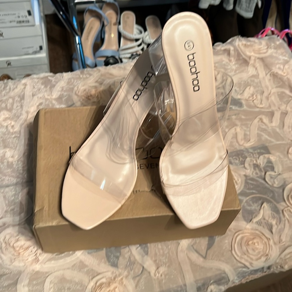Women’s pumps size 8 clear